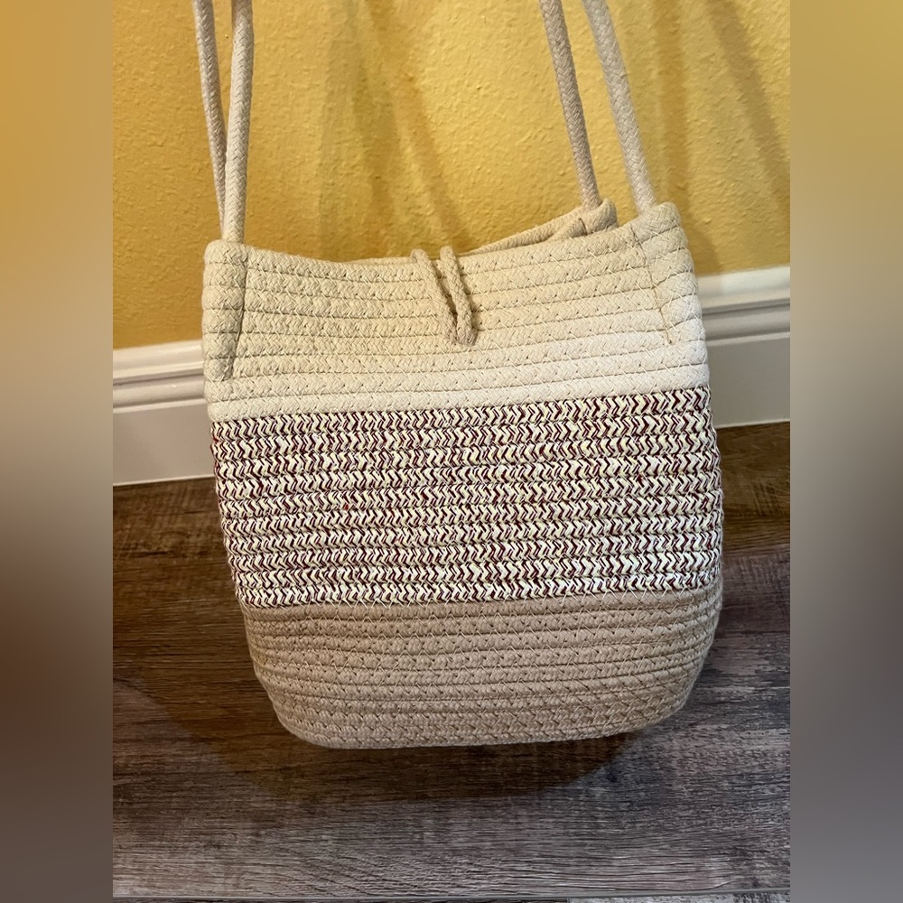 BEYA Rope/Jute Bucket Style Purse - Picture 4 of 9